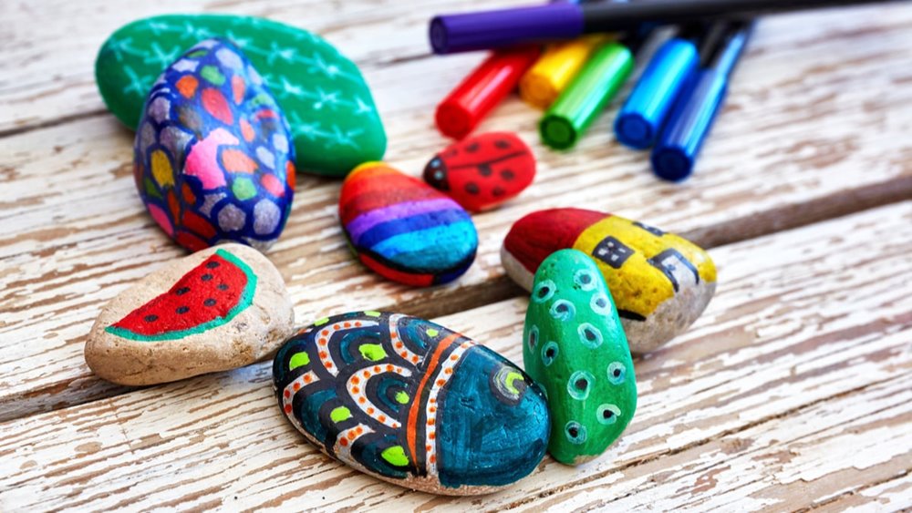 https://partykidzproductions.ie/wp-content/uploads/2019/09/how-to-do-pebble-painting-with-your-kids_1.jpg