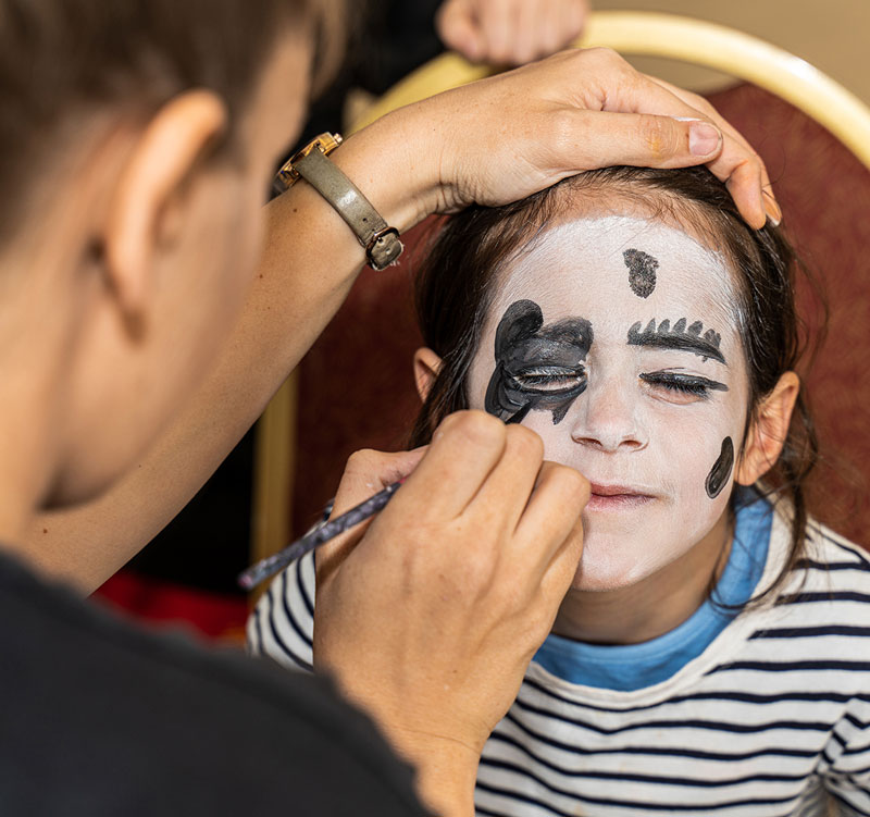 https://partykidzproductions.ie/wp-content/uploads/2019/10/Home-Face-Painting.jpg